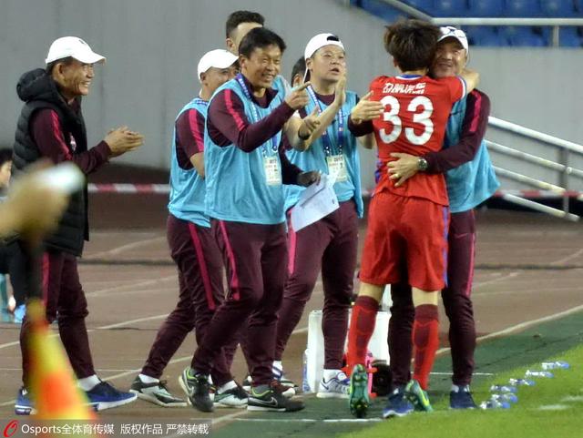强伦女教师视频